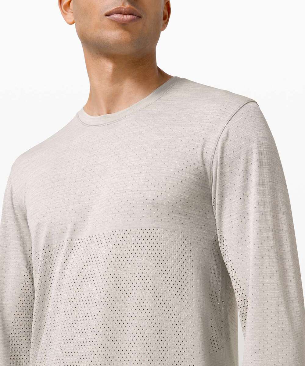 Lululemon Men's Metal Vent Breathe Long Sleeve Silver Drop / Light Ivory SZ L